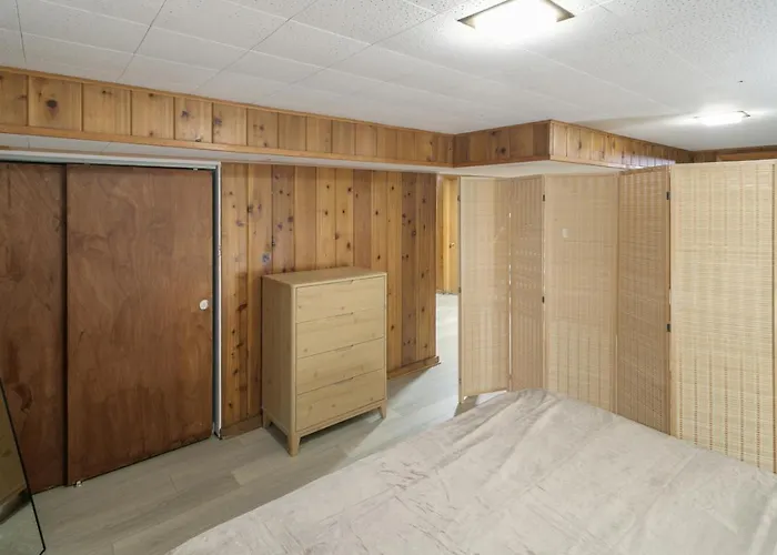 Holiday home Spacious New 5 Bed Family Retreat Near Naval Base Waukegan