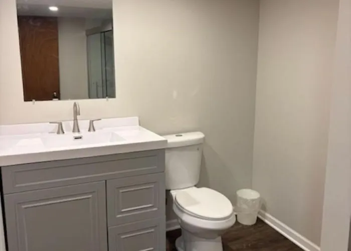 Holiday home Spacious New 5 Bed Family Retreat Near Naval Base *